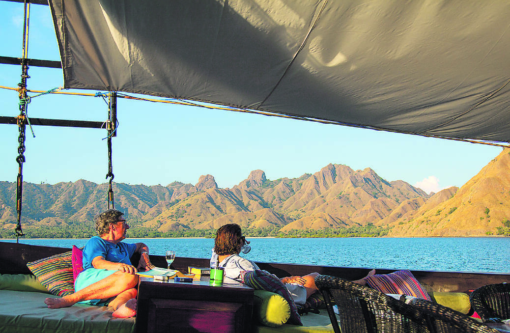 NOW THIS IS THE LIFE – Relaxing on board Al iikai.