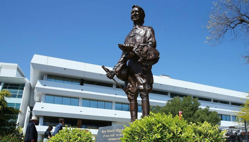Statue of Roy Higgins.Image: Getty
