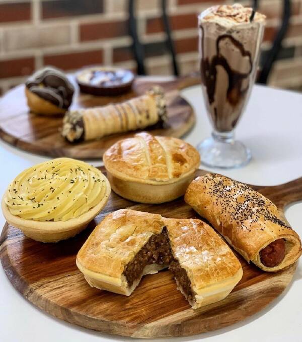 Pinjarra Bakery's meat pie (centre, front) has been crowned the best plain meat pie in Australia. Source: Pinjarra Bakery, Instagram