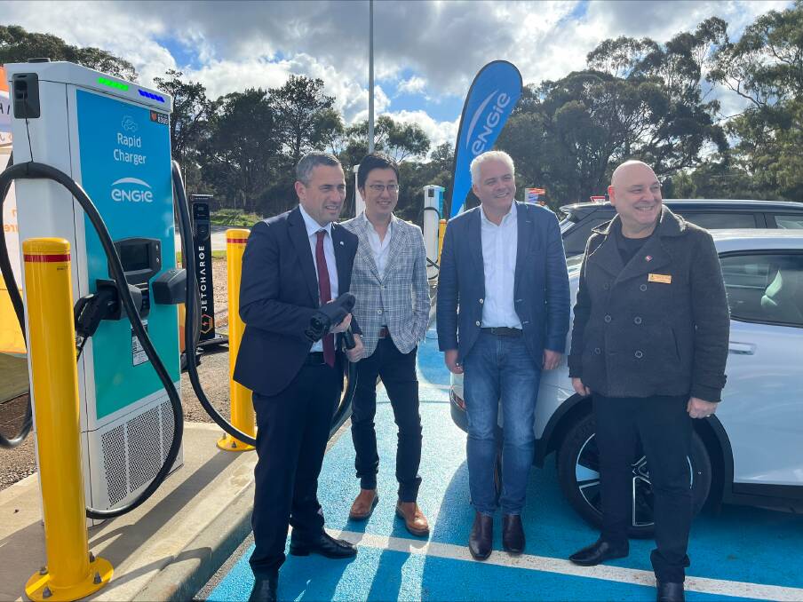 SA transport minister Tom Koutsantonis, Jet Charge chief executive officer Tim Washington, Engie Australia chief executive officer Rik De Buyserie, and The Barossa Council councillor Dave de Vries with a new DC charging bay in Nuriootpa, SA, on Tuesday, July 4, 2023. Picture supplied