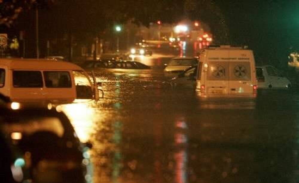 Vehicles underwater in the 2007 storm. 