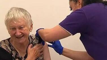COVID: Jane Malysiak receiving the vaccination. Picture: ABC News