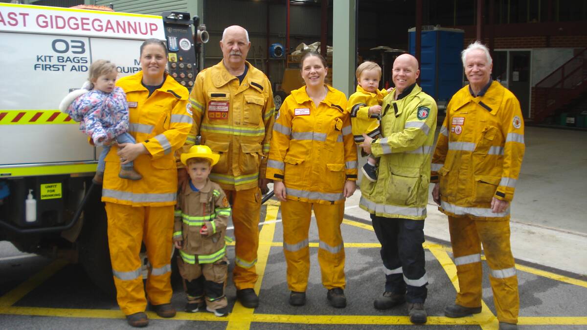Wayne Gliddon recognised at City of Swan's 2022 Volunteer Bushfire ...