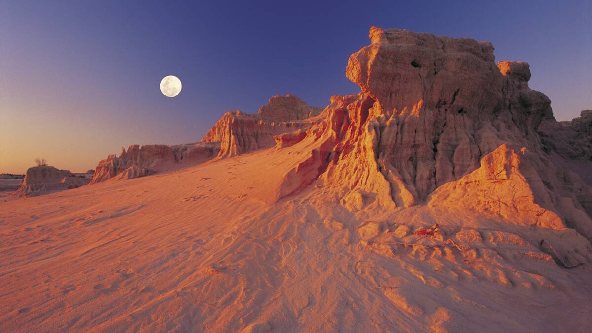 SURREAL: The lunettes of Lake Mungo are aptly named when the Moon starts to glow. 