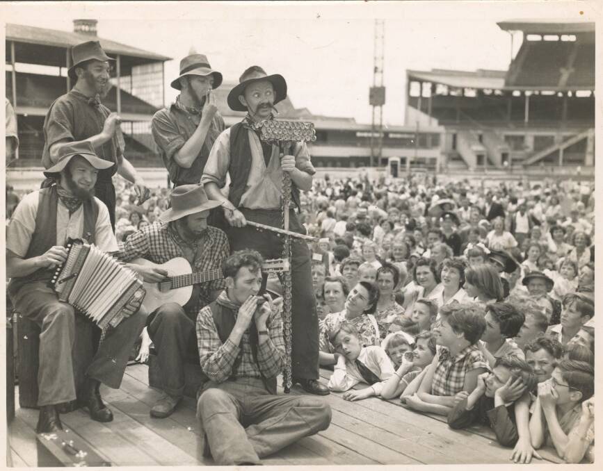 LEGENDS OF THE LAGERPHONE : The Bushwhackers at the Smith Family Event, Sydney Showground c.1955.