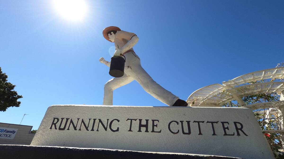 The Running the Cutter statue represents an interesting tradition when lads would deliver billycans of beer to the miners at knock-off time.