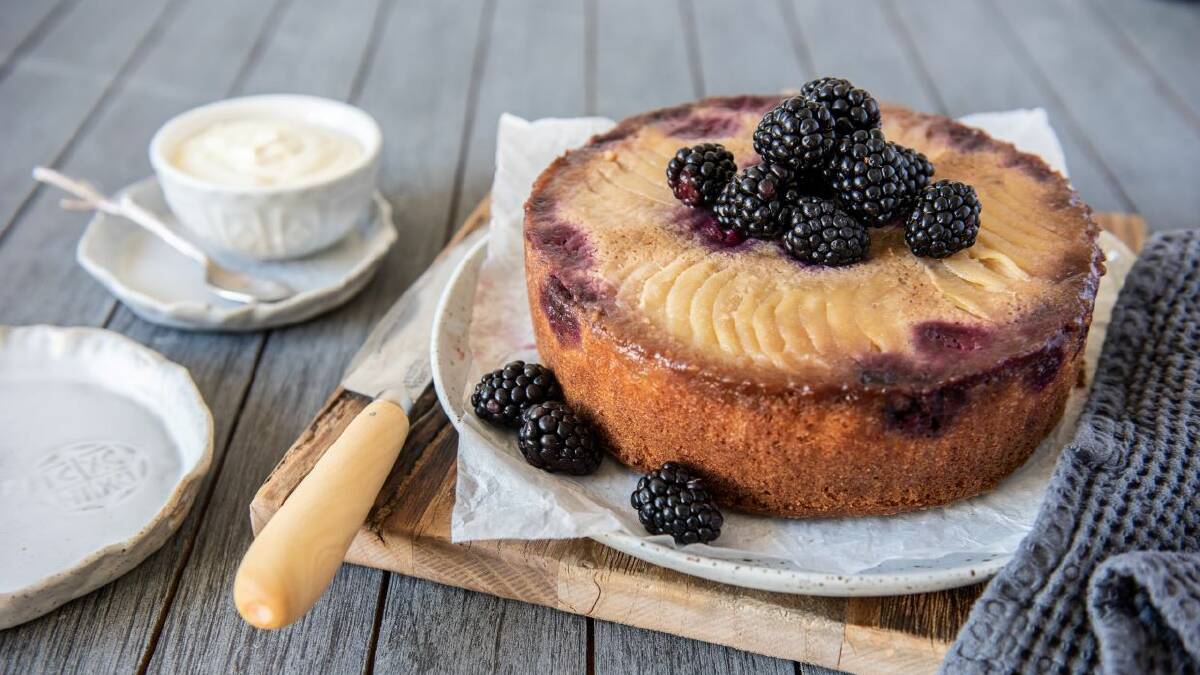 Recipe: Apple Blackberry Upside Down Cake