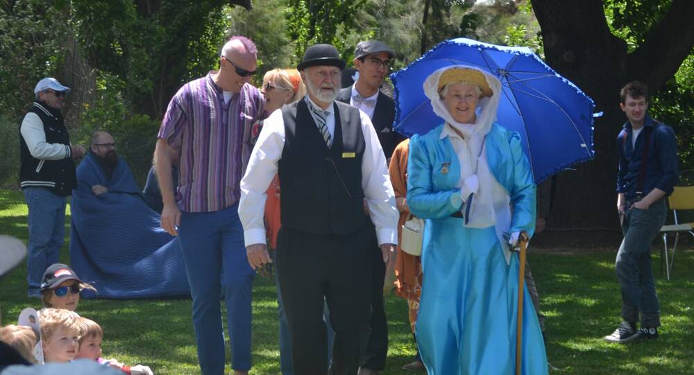 THAT OLD-TIME STYLE  – Dress up in your glad rags for the Vintage Fashion Parade at Classic Yass. Photo: Toby Vue/ Yass Tribune