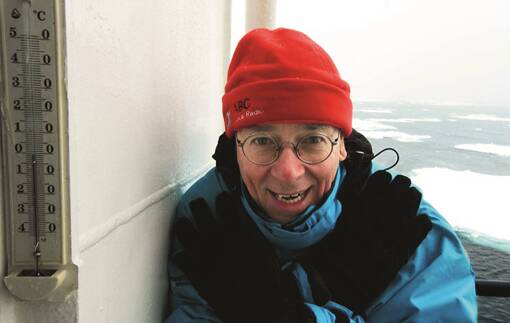 Join Dr Karl Kruszelnicki to explore the Antarctic Peninsula.