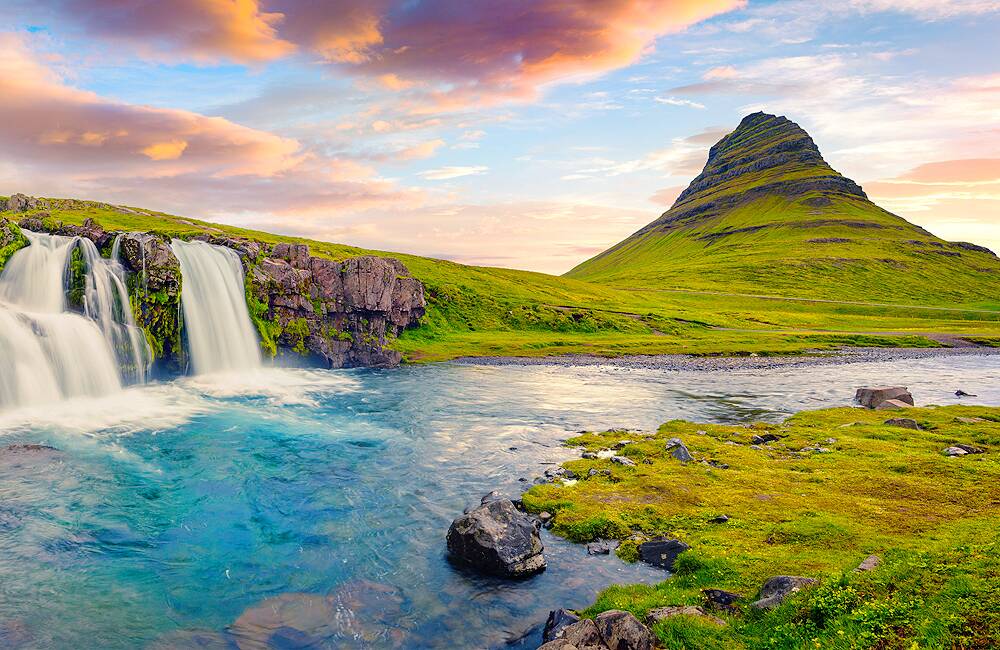 Discover the magic of Iceland with us on a fully escorted cruise.