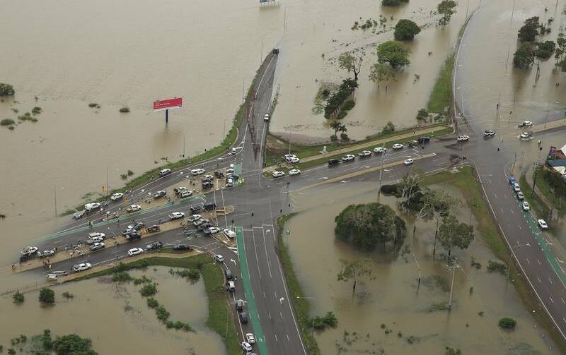Australia's weather swung between extremes in 2019, from flooding in Townsville to the recent fires.