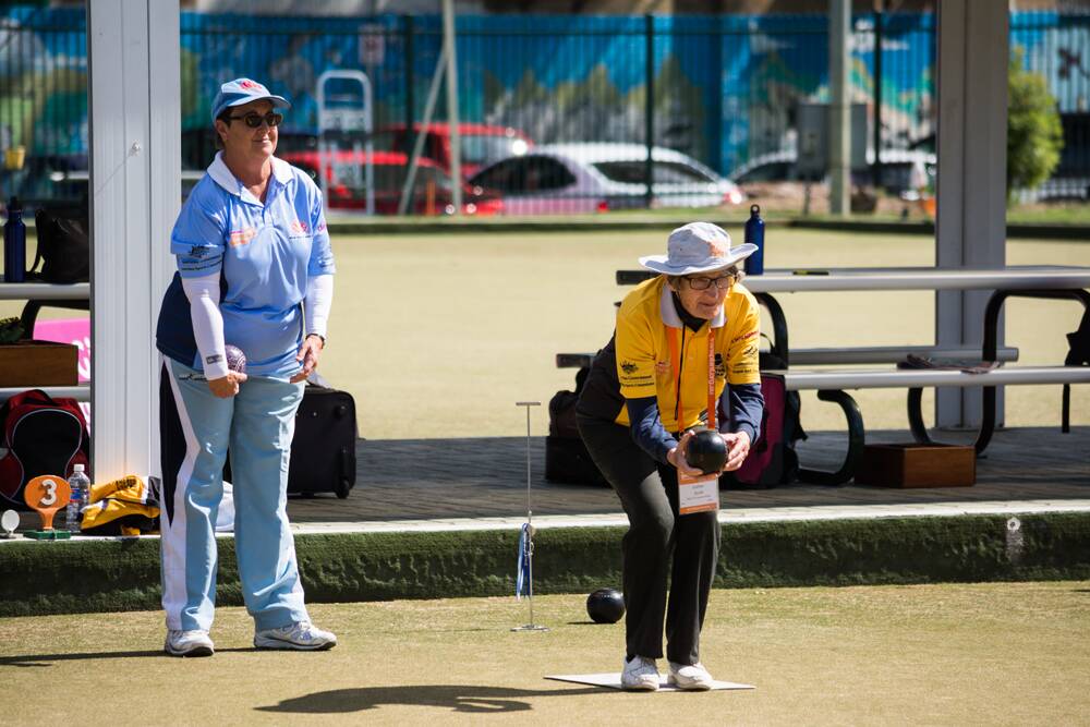 I’M ALL RIGHT,  JACK – Esther Scott is a study in concentration as Helen Elliott, a kidney  recipient from Bega, NSW, awaits her turn to bowl.